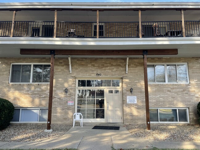 The Arlington Apartments - The Arlington Apartments