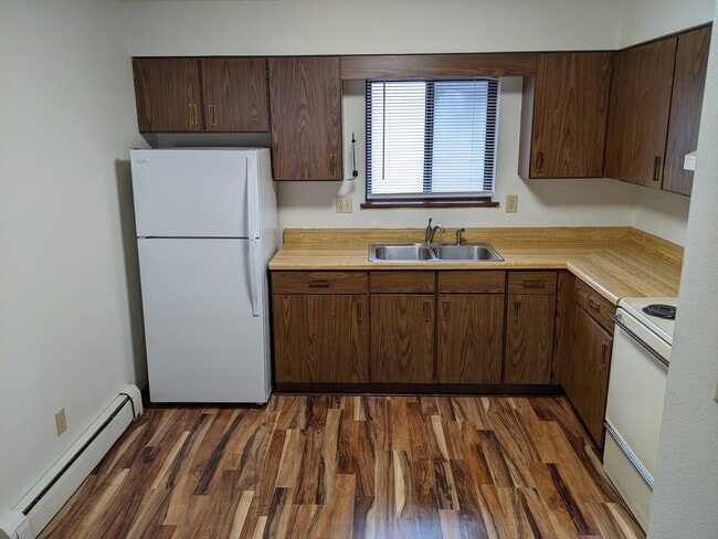 Photo - 4570 Vasey Ave