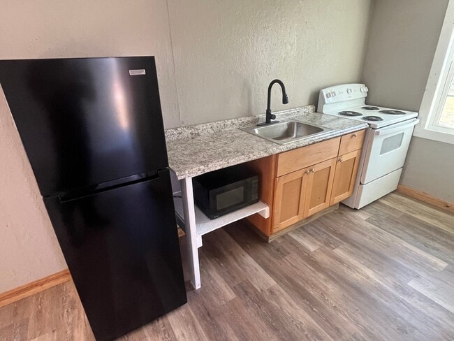Photo - 2138 Richardson Rd