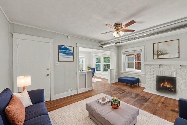 Building Photo - Sunny View