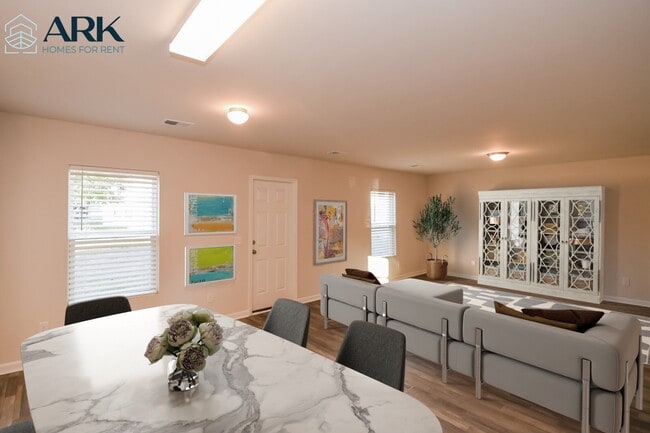 Photo - 222 Saddle Brooke Trce