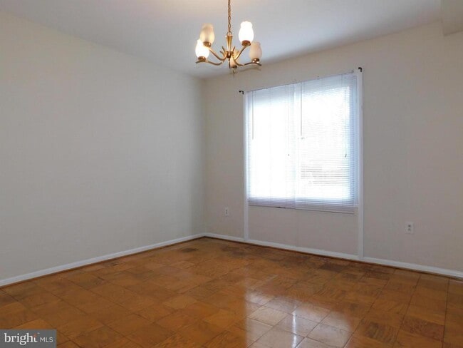 Photo - 6421 Earlham Dr