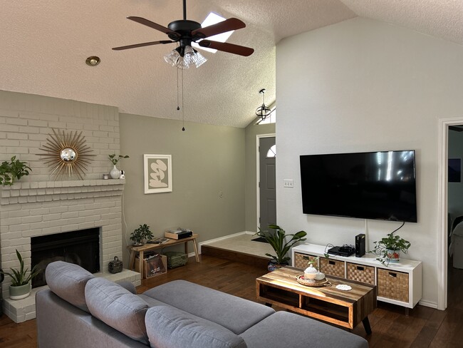 Photo - 1800 Maplewood Trail Casa
