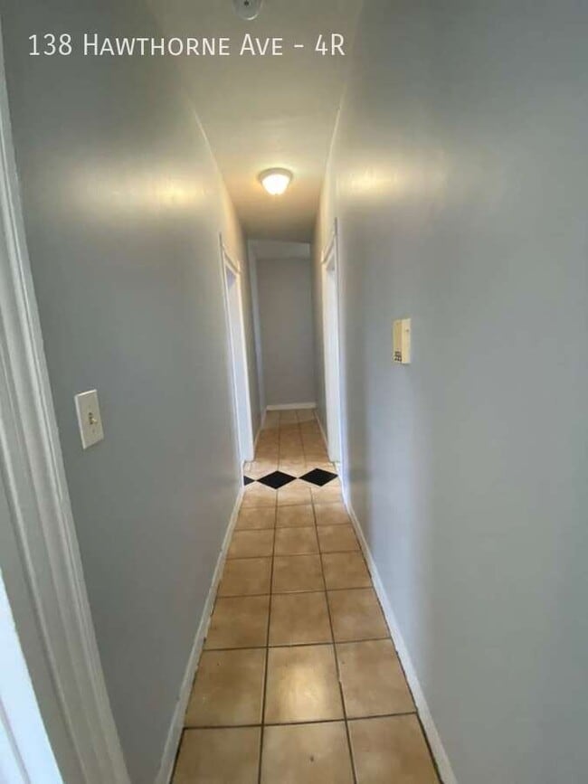138 Hawthorne Ave Unit 4R