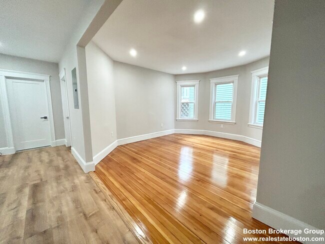 Photo - 19 Sudan St Unit 2