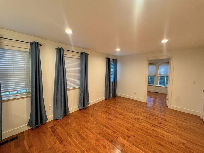 Photo - 50 Spring St Unit 1