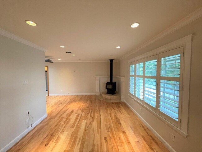 Photo - Concord! Beautiful fully remodeled 3 bedro...