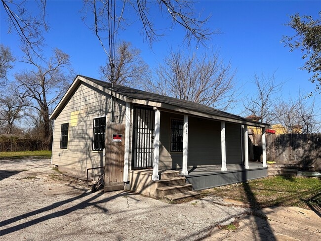 Building Photo - 235 E Crosstimbers St Rental