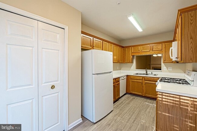 Photo - 21881 Elkins Terrace