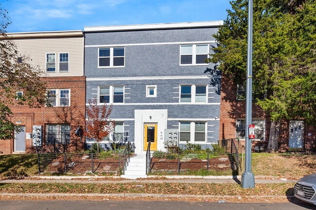 Photo - 1830 I St NE Unit APT 4