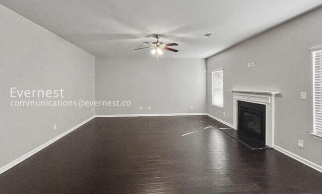 Photo - Beautiful 4-Bedroom Home: Comfort and Convenience Await / Pet-Friendly / Vouchers Accepted.