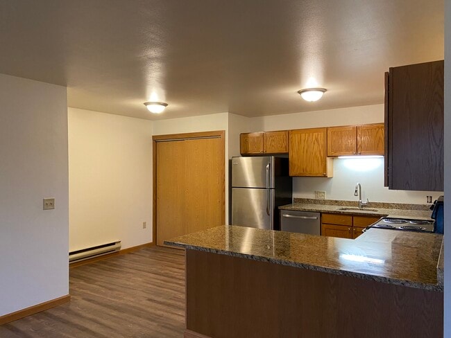 Gourmet kitchen with Granite! - 2113 S Main St Rental