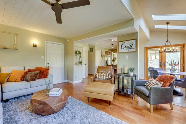 151 Rambling Rd