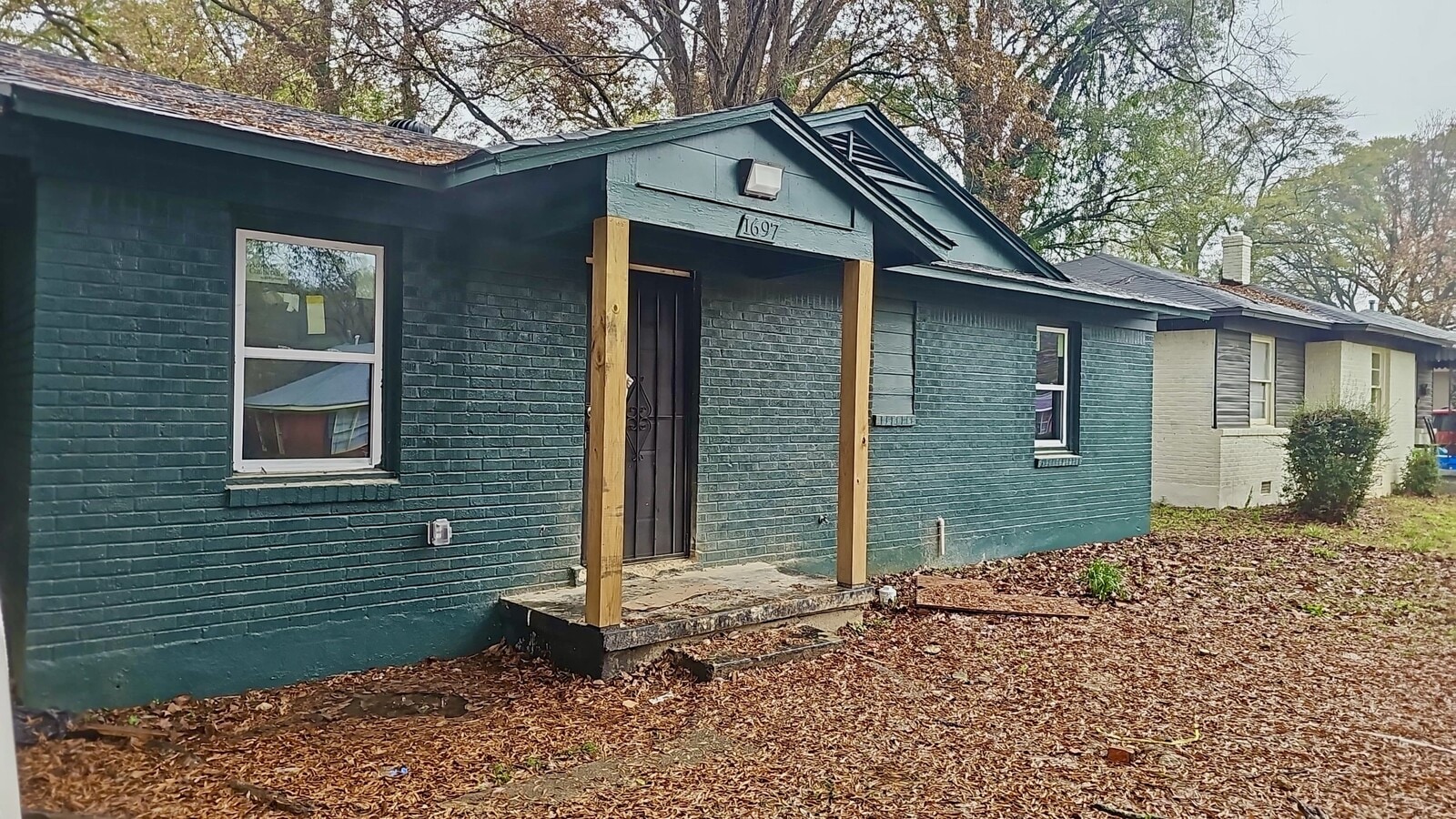 Photo - 1697 Baine Ave