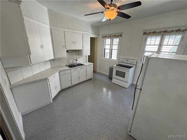Photo - 7 Berkley Pl