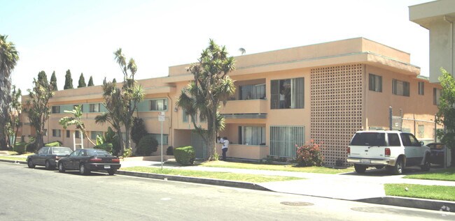 Eden Roc - 4050 Stevely Avenue