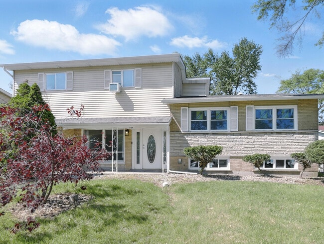 Photo - 17704 Grandview Dr House