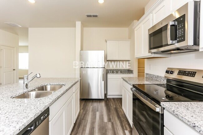 Photo - 93 Rowlett Pl