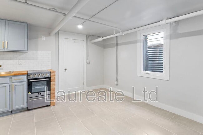 Photo - 1050 N Pearl St Unidad 2B