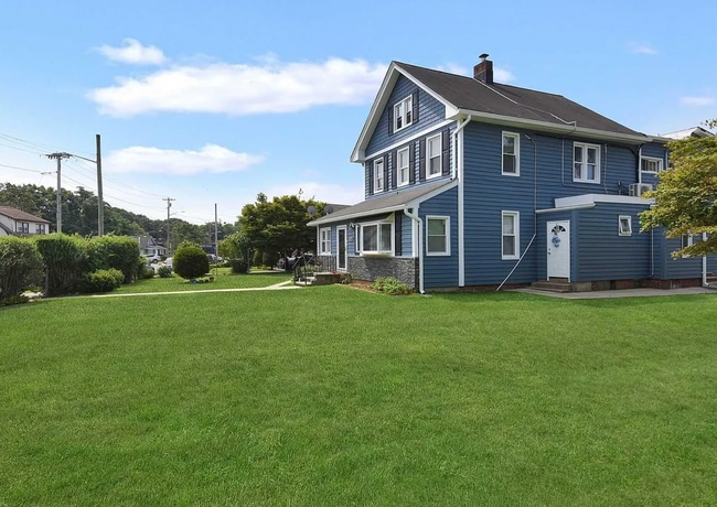 Photo - 1250 Woodfield Rd Unit 3