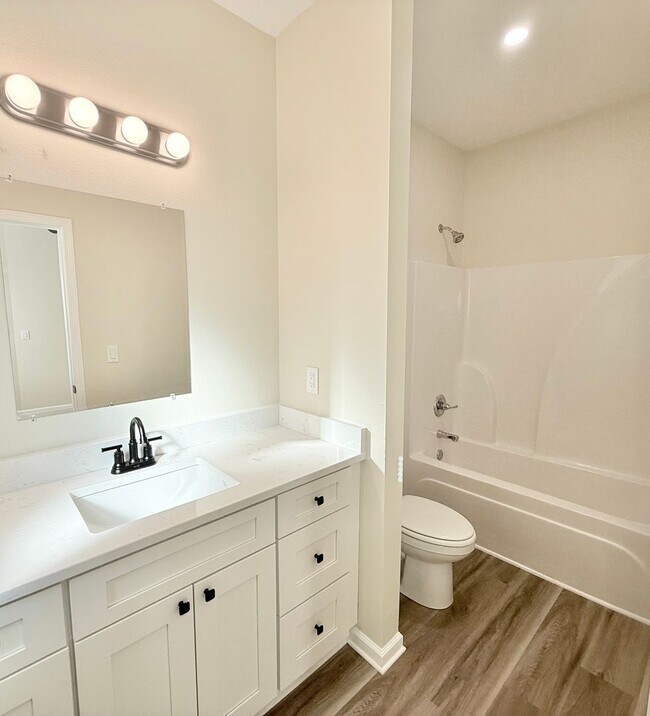 Photo - Modern 2-Bedroom Duplex