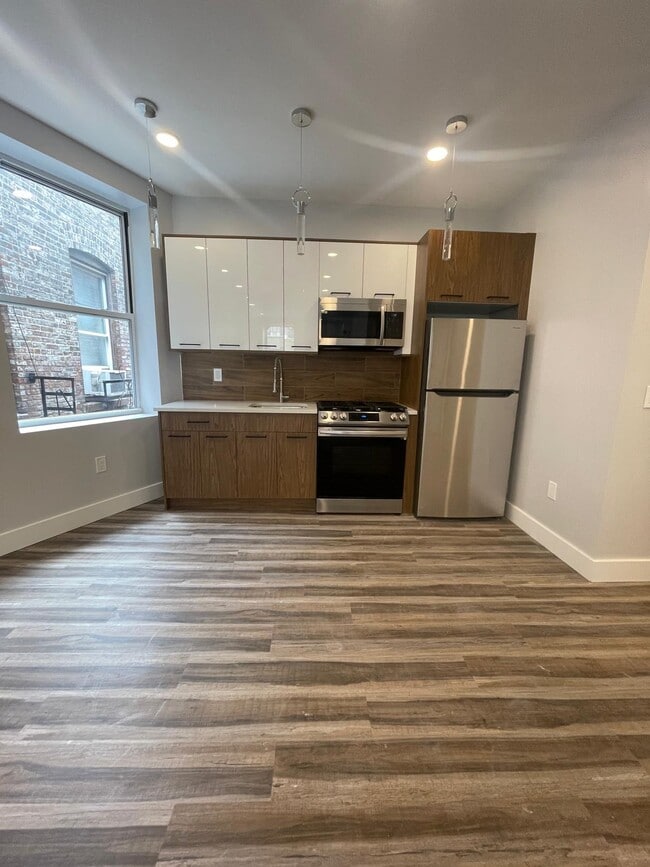 Building Photo - 178 Ocean Ave Unit 11