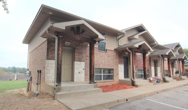 Photo - 15984 FM Rd 16 Unidad 15984 FM 16 W