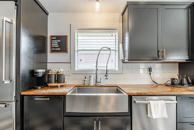 Building Photo - 7519 Stonesfield Pl