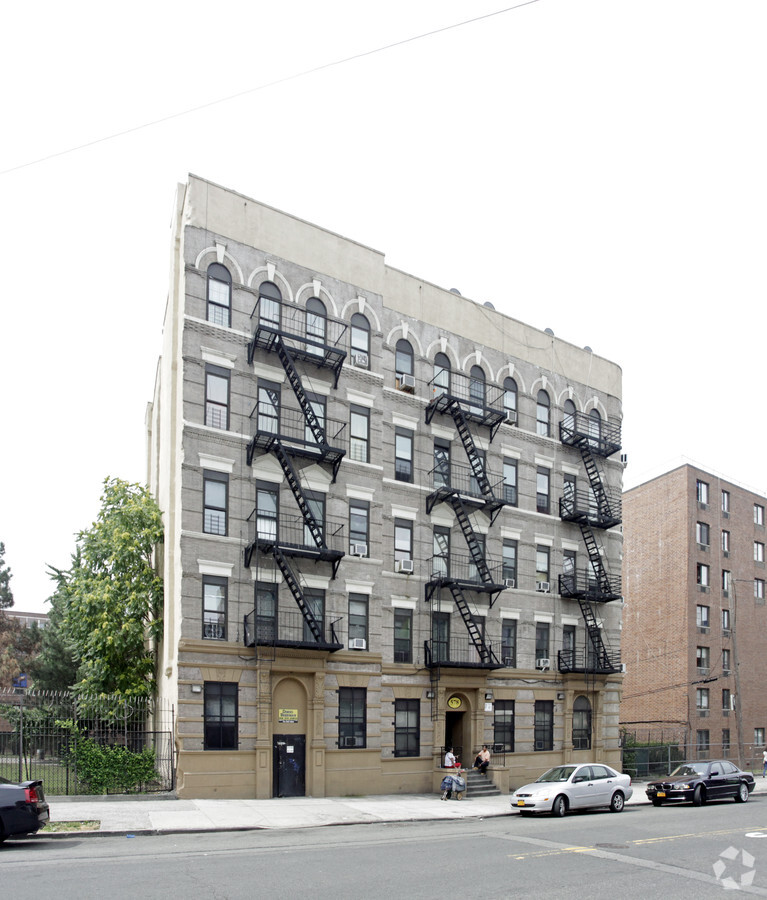 578 E 141st St - 578 E 141st St Apartments