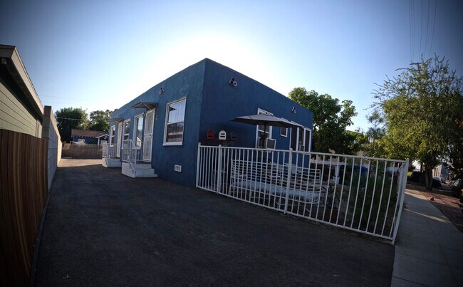 Front - 3150 Casitas Ave Apartment Unit Na