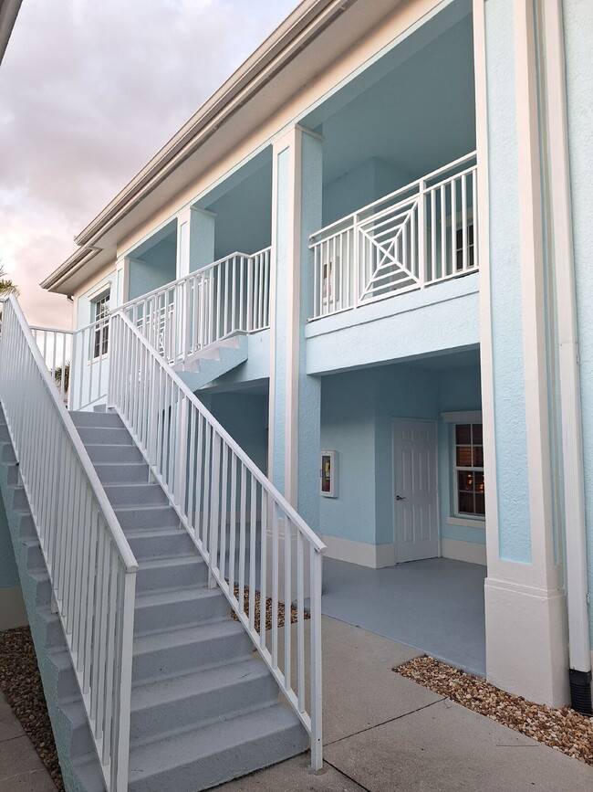 Beautifully upgraded Ground Floor condo with lake view