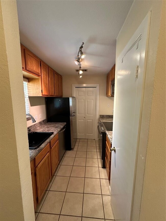 Photo - 3529 N Hills Dr