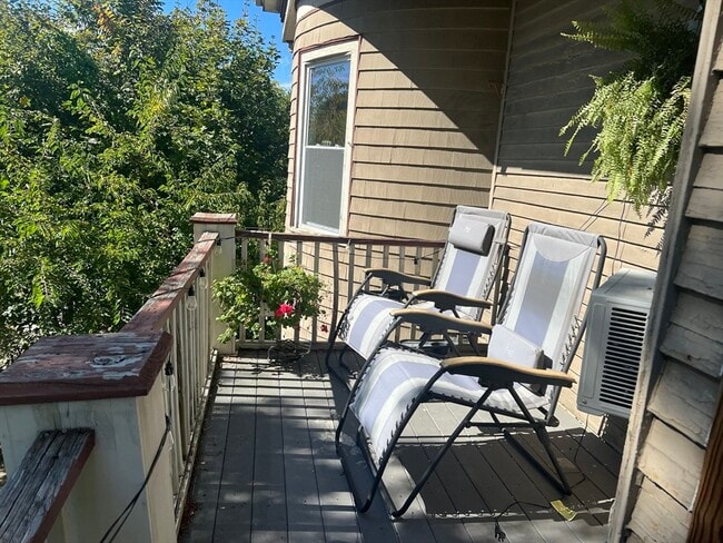 Building Photo - 760 Columbia Rd Unit 2