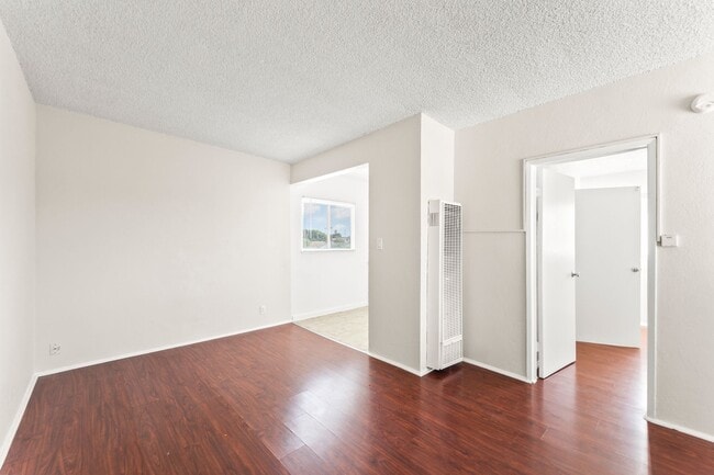 1254 W 110th St Unit 18
