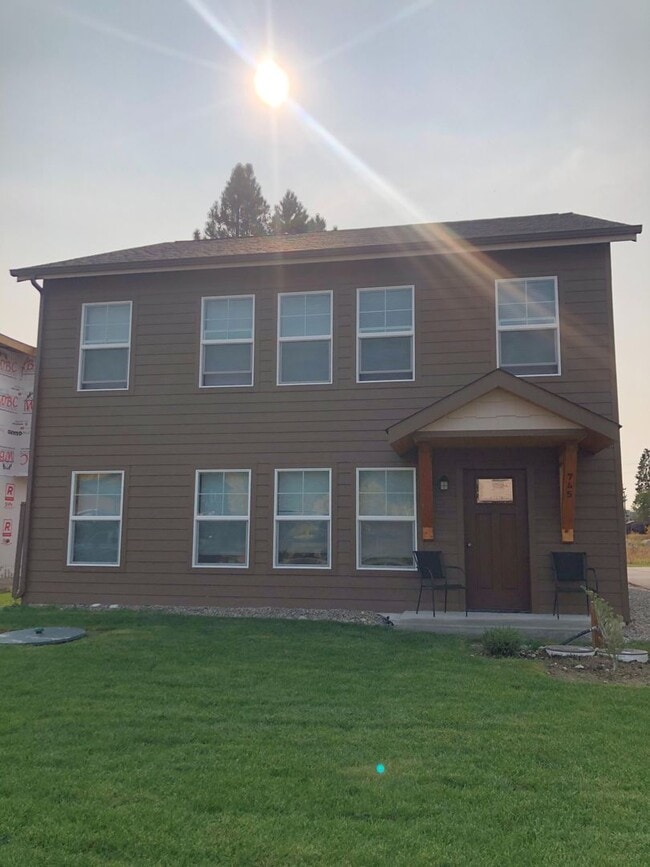 Photo - 745 Cottonwood Ct Unit A