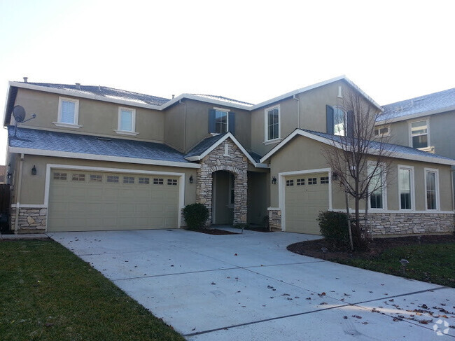 Building Photo - Free Rent for the rest of July Beautiful h... Rental
