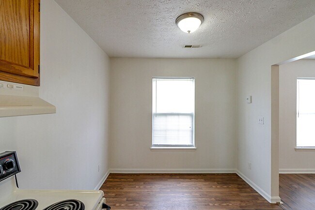 Photo - 8506 Standing Oak Dr Apartamento Unidad 3