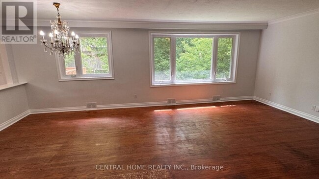 Photo - 100 Burbank Dr