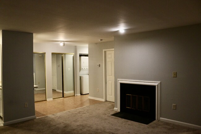 Photo - 9938 Hellingly Pl