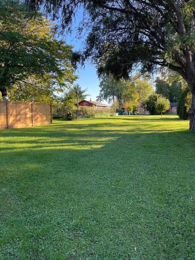 Photo - 1463 Exmouth St