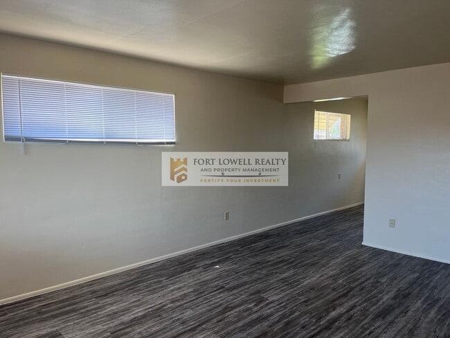 Photo - 1035-1037 E Knox Dr Unidad Knox 1035