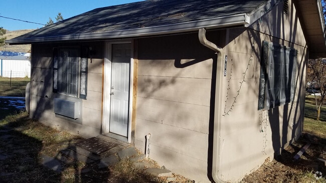Building Photo - 418 3rd Ave N Rental