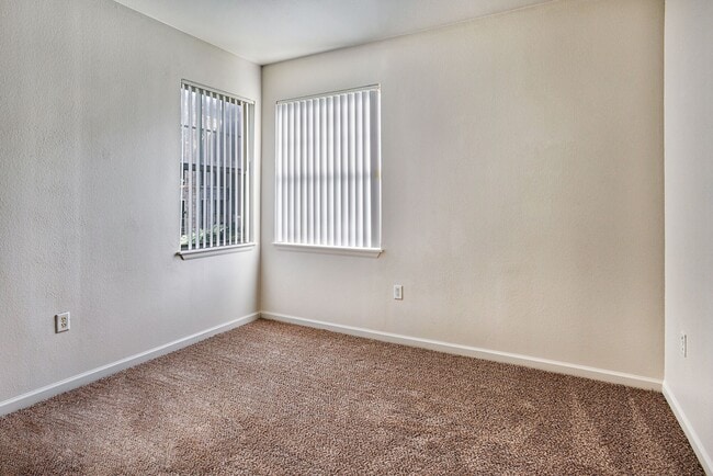 Photo - Shadow Mountain Apartments