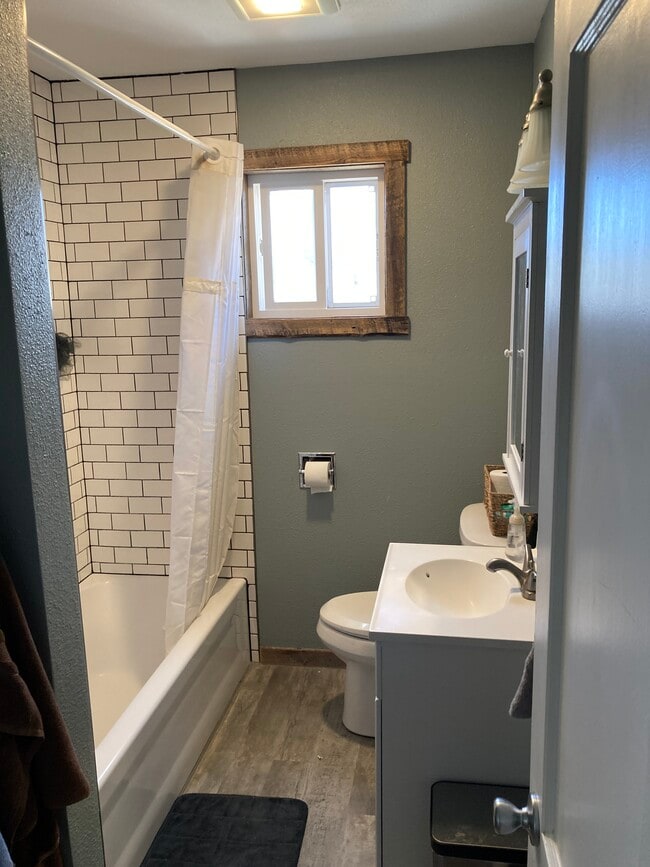 Photo - 1115 E Gibbon St