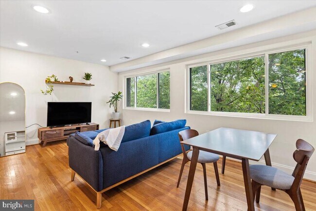 Photo - 804 Taylor St NW Unit 403