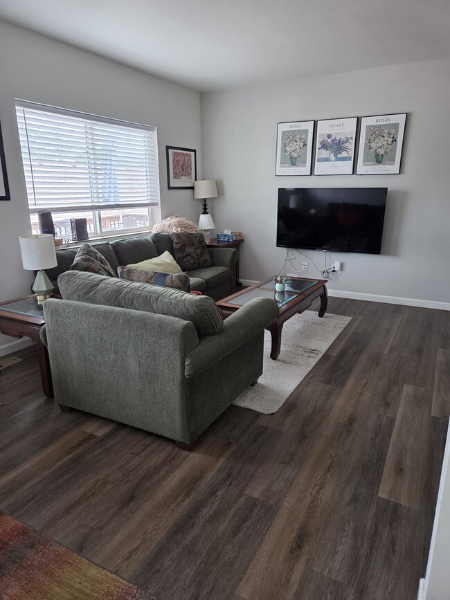 Photo - 1392 Pinyon Ave