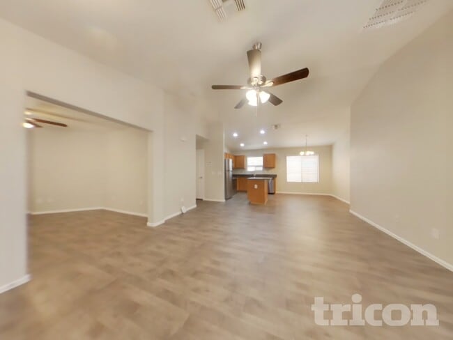 29165 N Pyrite Ln