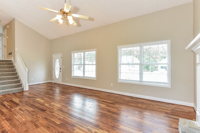 Photo - 939 Creek Run Pl