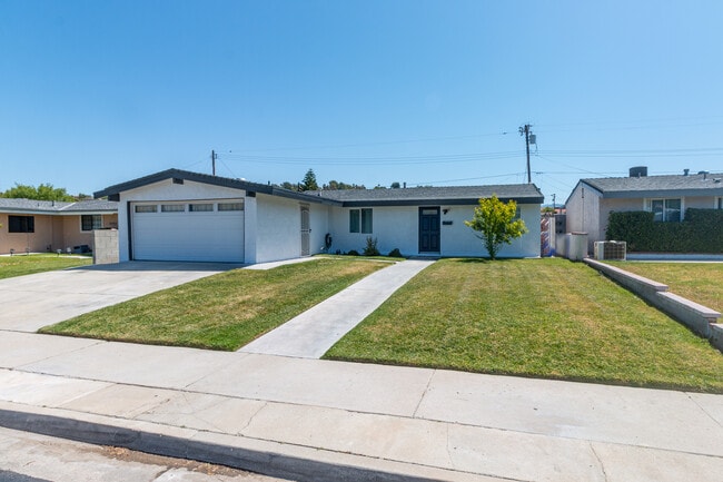 Photo - 27222 Plumwood Ave