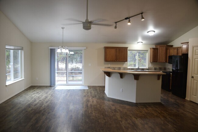 Photo - 51325 Mitts Way House